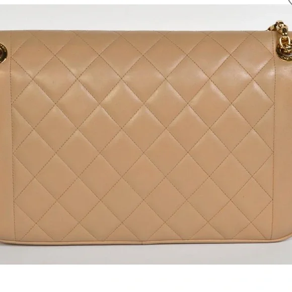 CHANEL beige flap bag with rich gold hardware. Original dust bag & box. - Picture 3 of 9